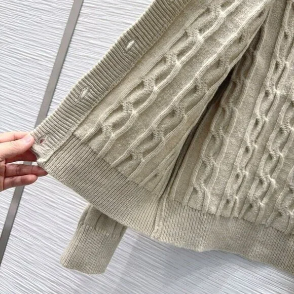 Miu Miu 2025 New Arrival Classic Cardigan Sweater - Picture 5 of 8